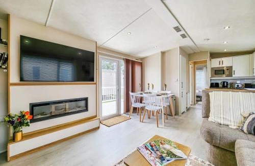 Pevensey Chalet De Esquí | Escape to Paradise at Pevensey Bay Holiday Park 13 Woodland Walk