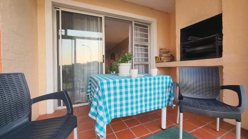 Aston Bay Apartamento | Escape to Paradise: Beachside Apartment