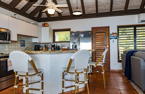 Spanish Town Villa | Villa de lujo de 4 dormitorios ubicada a 100 yardas sobre el mar Caribe
