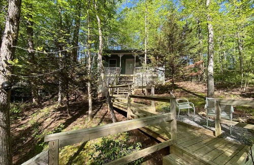 Blairsville Cabaña | Escape to Pet-Friendly Studio Cabin near Helen, Blue Ridge & Appalachian Trail