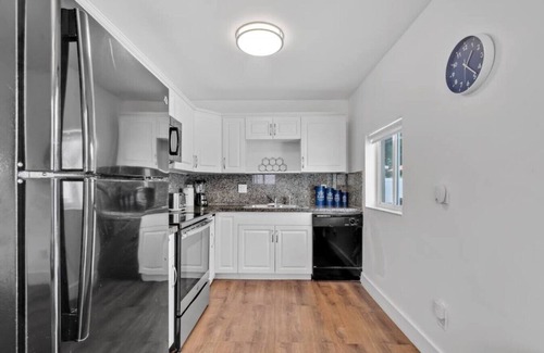 Boulevard Heights Casa | Escape to Private Poolside Bliss