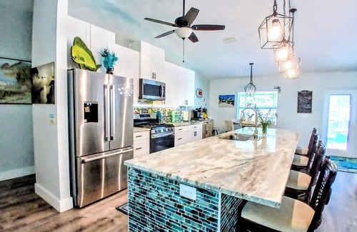 Vero Beach Casa | Escape to private retreat- salt pool, hot tub, tiki bar- just minutes from beach