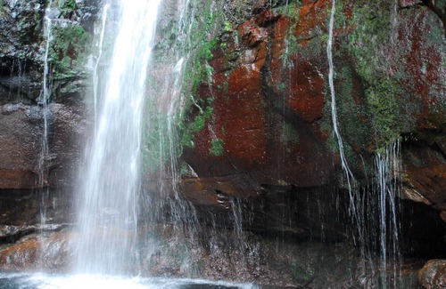 Calheta Cabaña | Escapar al paraíso es el lugar ideal para familias y grupos de amigos.