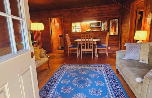 Northwood Cabina | Escape to Redwood Bliss at this Cozy Cabin near Monte Rio Beach!