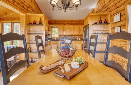 Harrington Chalet De Esquí | Escape to Serenity: Mountain-Top Cottage with Stunning Lake Views in Harrington