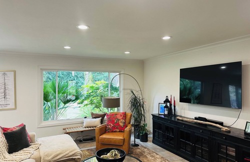 Novato Casa | Escape to Tahiti: Stylish 3-Bedroom Retreat with Luxe Amenities