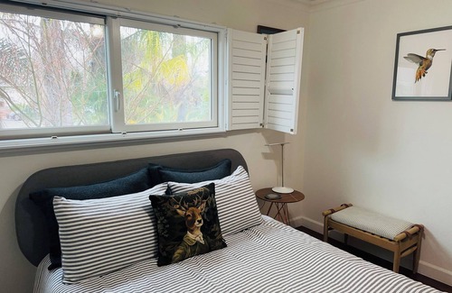 Novato Casa | Escape to Tahiti: Stylish 3-Bedroom Retreat with Luxe Amenities