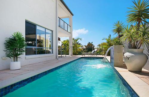 Broadbeach Waters Casa | Escape to the Coast