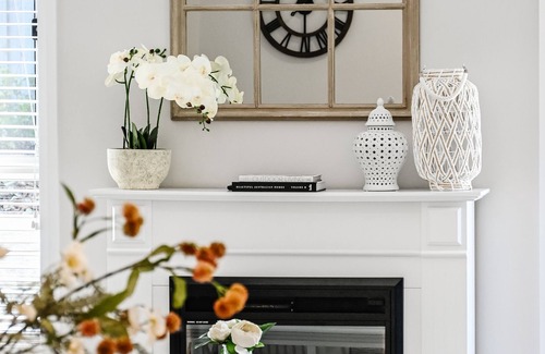 Moss Vale Casa | "Escape to The Corner Cottage: A Charming Hamptons-inspired Haven