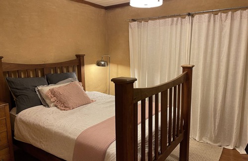 Invergowrie Otro | Escape to the country in a strawbale home