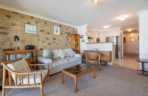 Yamba Apartamento | Escape to the enchanting Loch na Mara, a delightful holiday property situated along the canal