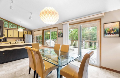 Port Franks Casa | Escape to the Forest: Beach Access, Jacuzzi, and Cozy Fireplace