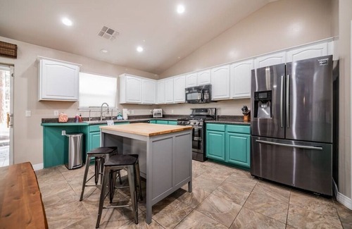 Flagstaff Casa | Escape to the forest at our Alpine Family Retreat( Small pet-friendly )
