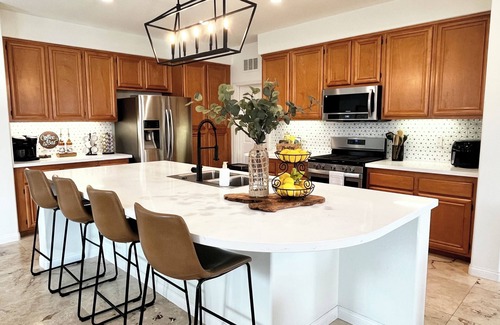 Temecula Casa | Escape to the Hacienda Haven, in Temecula Valley, just 10 minutes from wineries!