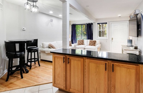 Fontana Condominio | Escape to the Lake- Updated Abbey Springs Condo w/ Golf Cart!
