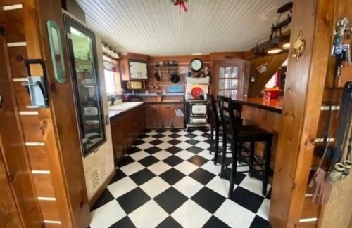 Greater Madawaska Cabina | Escape to the Woods in the Ottawa Valley Pet Friendly