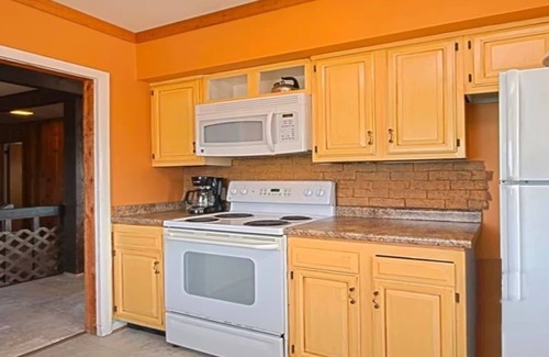 South Nags Head Casa | Escape to this rare oceanfront rental—two neighboring homes booked together!