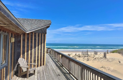South Nags Head Casa | Escape to this rare oceanfront rental—two neighboring homes booked together!
