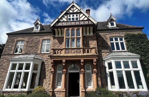 Banteer Casa | Escape to Timeless Luxury at Clonmeen House: Hidden Gem in Ireland's County Cork