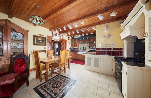 Ennis Cabina | Escape to tranquil luxury near The Cliffs of Moher ,Co Clare.