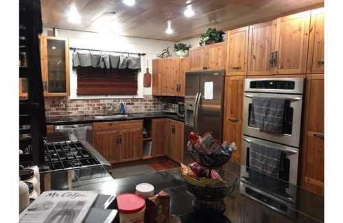 Cedarpines Park Cabina | Escape to your cozy Cedarpines Park cabin, near Yaamava' fun!