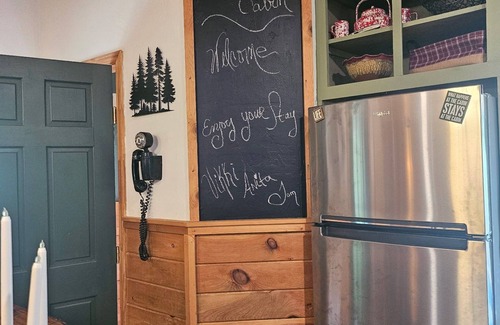 Dillsboro Cabina | Escape to Your Romantic yet Adventurous Smokey Mountain River Cabin Getaway!