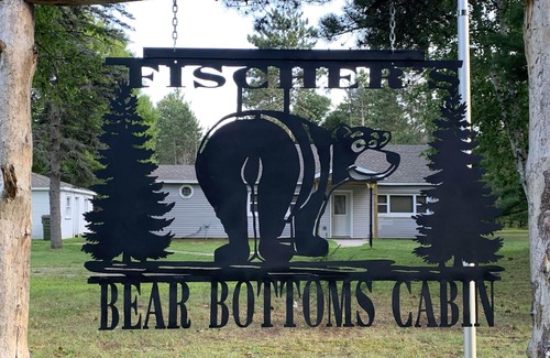 Crivitz Cabina | Escape, Unplug & Relax! Direct access to ATV trails! Book your getaway now!