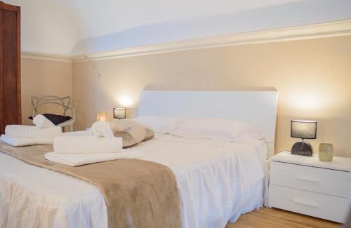 Cherasco Apartamento | Esclusivo Loft Centro Storico private garden E-Bike