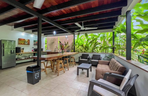 Puerto Viejo de Talamanca Casa | Escondido: Huge House, Pool, AC, TV, Game Room, Kitchen, WiFi, Near Beach