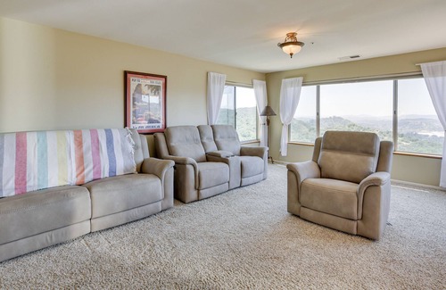 North Ridge Casa | Escondido Vacation Rental w/ Mountain Views!
