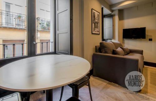 Embajadores Apartamento | Esencia de Madrid para 7 en Santa Ana 20 E2