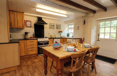 Grosmont Cabaña | 5 HOLLINS COTTAGES, pet friendly, with open fire in Grosmont