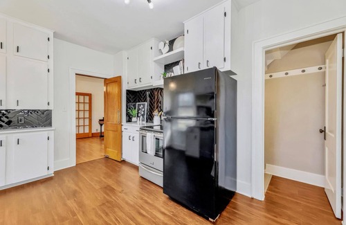 Wichita Casa | Esmeralda on the Green, golf course views from darling porch with daybed swing!