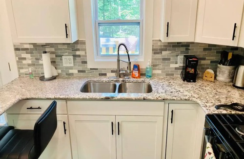Mount Marion Casa | Esopus Creek modern Tiny house Retreat!
