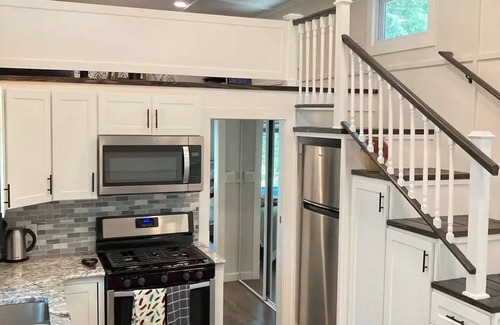 Mount Marion Casa | Esopus Creek modern Tiny house Retreat!