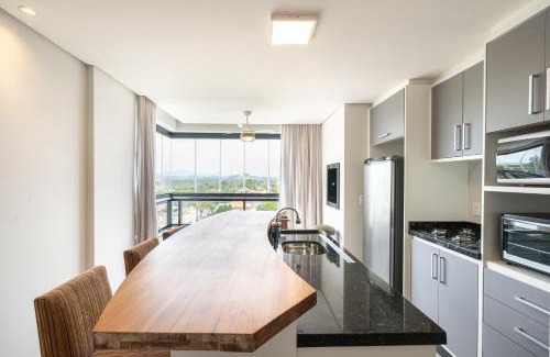 Itacolomi Apartamento | Espaço amplo e confortável 3 Quartos, Churrasqueira, Cozinha completa, 180m da Praia, Wi-Fi, duas vagas de garagem
