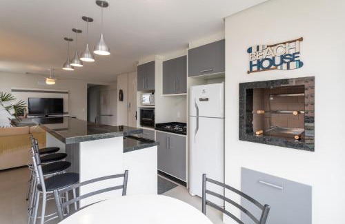 Itacolomi Apartamento | Espaço amplo e confortável 3 Quartos, Churrasqueira, Cozinha completa, 180m da Praia, Wi-Fi, duas vagas de garagem