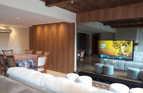 Dutra Apartamento | Espaçoso em Gramado4quartos Churrasqueira & Lareira & Lavanderia até 21Pax