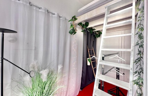 Tourcoing Casa | Espace nuit avec Balcon et lit Double en Mezzanine