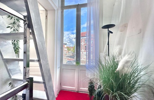 Tourcoing Casa | Espace nuit avec Balcon et lit Double en Mezzanine