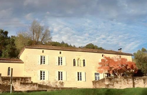 Duravel Cama Y Desayuno | ESPACE PRESENCE - LE COUVENT