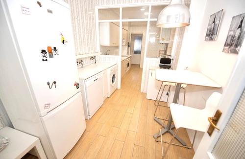 Centro de Valladolid Apartamento | Espacios Blanco Santiago: 180m2 y con parking!