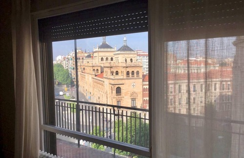 Centro de Valladolid Apartamento | Espacios Blanco Santiago: 180m2 y con parking!