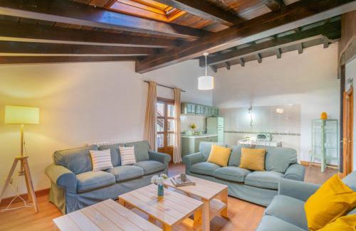 Arizkun Chalet De Esquí | Espaciosa casa rural en pleno corazón del Baztán