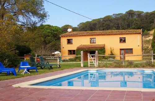 Riudarenes Casa | Espai Rural La Fàbrega, piscina, wifi gratis, barbacoa, ideal familias.