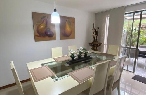 Envigado Casa | ESPECTACULAR CASA EN ENVIGADO AMBIENTE FAMILIAR