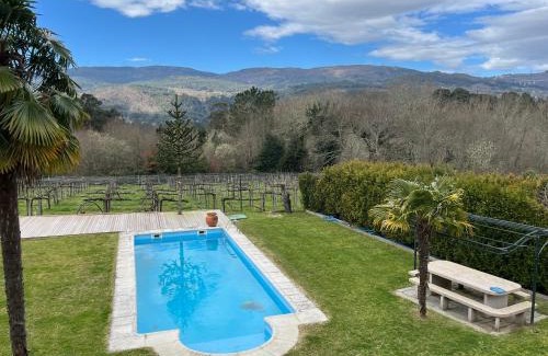 A Caniza Casa | Espectacular casa gallega con piscina