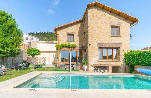 Anorbe Chalet De Esquí | Espectacular casa rural con piscina y barbacoa