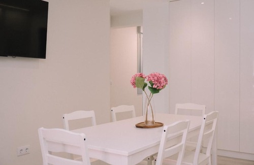 Santiago de Vigo Apartamento | Espectacular moderno en el centro by CABANA Rentals
