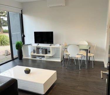 Esperance Casa | Esperance Waterfront Apartment